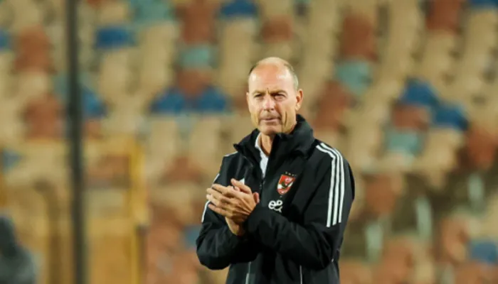 توروب في اختبار دفاعي.. من يعوض مروان عطية وياسر إبراهيم في مباراة الأهلي وسموحة ؟