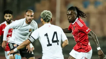 تصرف مفاجئ من وليد صلاح الدين تجاه كامويش داخل الأهلي