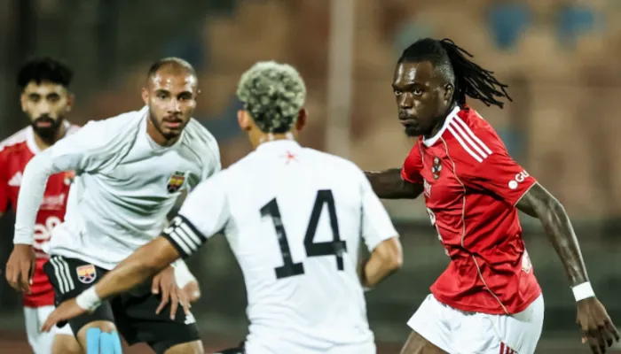 تصرف مفاجئ من وليد صلاح الدين تجاه كامويش داخل الأهلي