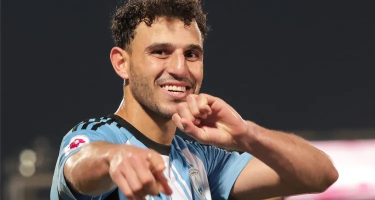 بعد اهتمام الأهلي.. خطوة مفاجئة تعرقل عودة حمدي فتحي إلى الدوري المصري