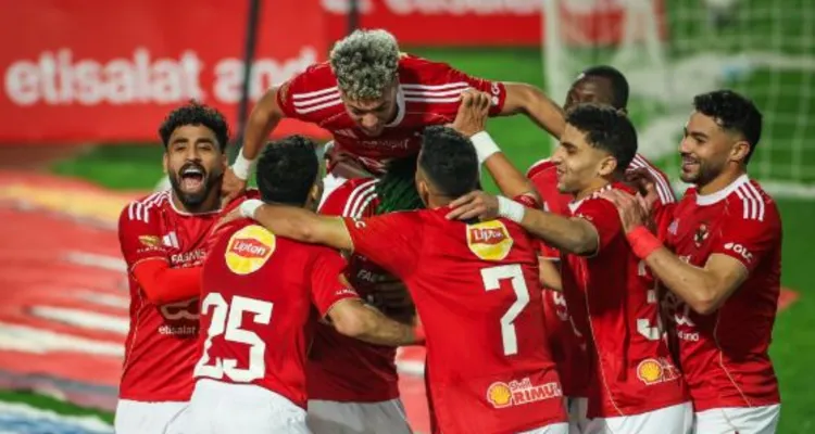 عاجل | قائمة الأهلي لمواجهة سموحة في الدوري المصري.. موقف بلعمري ومروان عطية