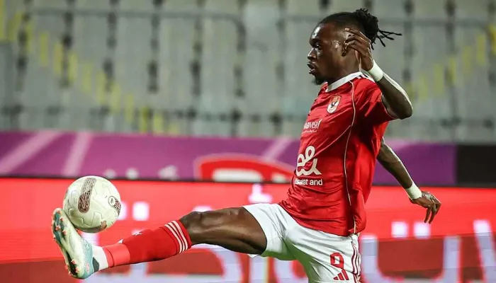 الأهلي يفوز على شبابه بثلاثية.. تألق شريف واستمرار صيام كامويش