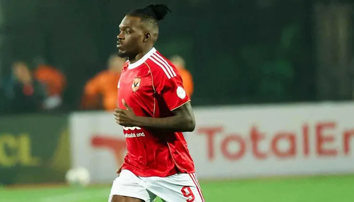 كامويش يتعرض لموقف محرج في مران الأهلي.. واللاعبون يضحكون