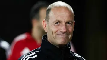 توروب يستبعد لاعبه المفضل من تشكيل الأهلي المحتمل أمام زد