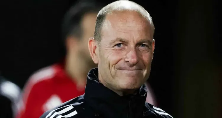 توروب يستبعد لاعبه المفضل من تشكيل الأهلي المحتمل أمام زد