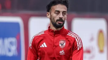 بند مثير ونسبة إعادة بيع.. تفاصيل صفقة انتقال أحمد عبد القادر من الأهلي إلى الكرمة العراقي