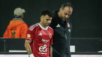 صدمة في الأهلي بشأن حجم إصابة زيزو ومدة غيابه عن المباريات