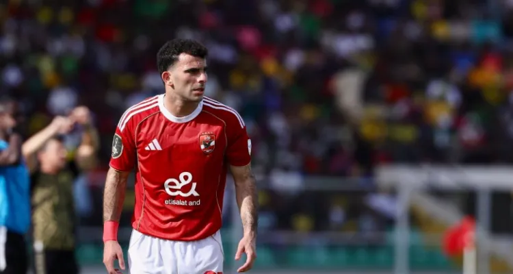 تشخيص خاطئ أم تعنت من اللاعب.. إصابات زيزو تثير أزمة في الأهلي؟