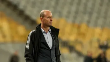 مهاجم الأهلي يفاجئ توروب قبل ساعات من مباراة شبيبة القبائل