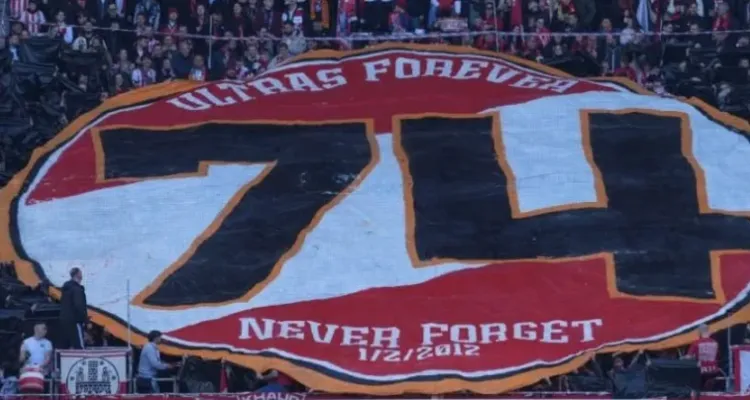 لفتة إنسانية من ألمانيا.. جماهير فرايبورج تخلد ذكرى شهداء الأهلي