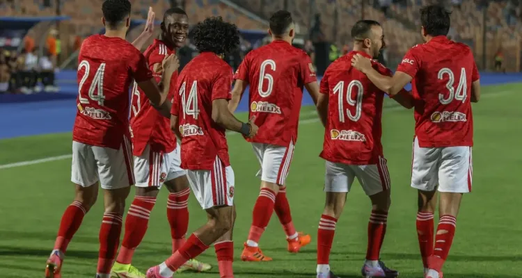 إصابة لاعب الأهلي بقطع في الرباط الصليبي