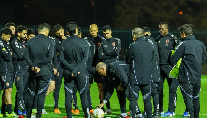 كواليس بعثة الأهلي في تونس.. حماس توروب ووعود اللاعبين قبل مواجهة الترجي