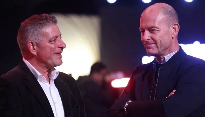 خاص | بتعاون توروب ولانجيلر.. خطة مفاجئة لتطوير قطاع الكرة في الأهلي