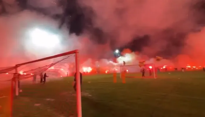 صورة.. شغب جماهير الترجي أمام فندق إقامة الأهلي في تونس قبل المواجهة المرتقبة