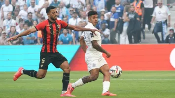 الأهلي يترقب قرار نيس.. وتطورات جديدة بشأن عودة محمد عبد المنعم