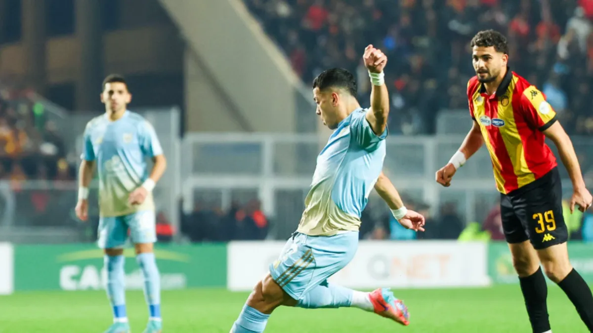 بالصور.. كيف تسبب تدخل الـVAR في احتساب ركلة جزاء مثيرة للجدل للترجي أمام الأهلي؟