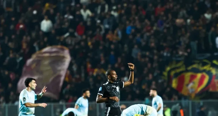 خاص | الأهلي يقرر تقديم شكوى ضد حكم مباراة الترجي التونسي