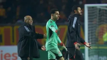 مفاجأة في حراسة الأهلي أمام الترجي.. توروب يختار بين الشناوي وشوبير