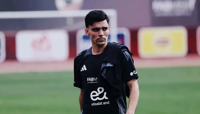 حسم الجدل داخل الأهلي بشأن مستقبل أشرف بن شرقي