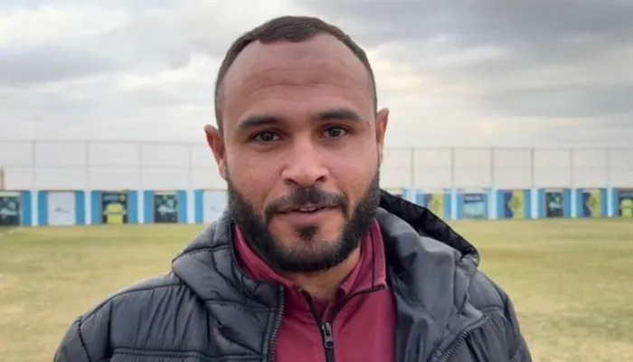 "بيعمل حاجات محدش يشوفها".. مدرب دجلة يتغنى بأحد لاعبي الأهلي
