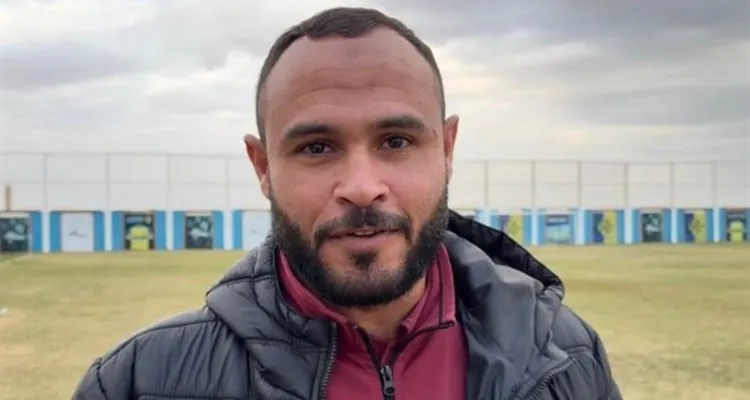 "بيعمل حاجات محدش يشوفها".. مدرب دجلة يتغنى بأحد لاعبي الأهلي