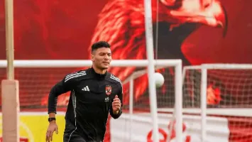 هل يدفع الأهلي راتب أشرف داري بعد رحيله؟.. مفاجأة في تفاصيل الإعارة