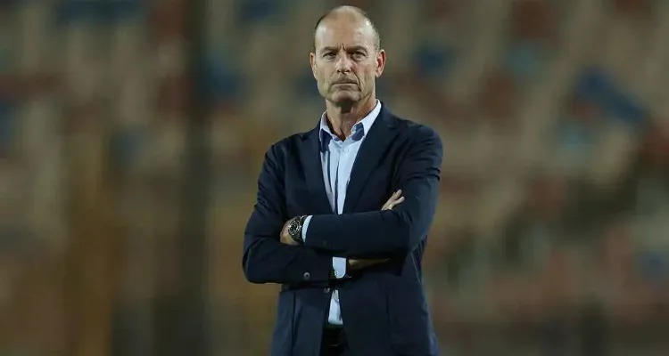 مفاجأة مدوية في الأهلي.. اسم مصري يظهر لخلافة توروب