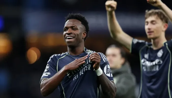 هل يكون فينيسيوس السبب؟ تطور مفاجئ يهدد عودة لاعب الأهلي