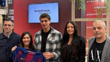 خطوة جديدة تقرب حمزة عبد الكريم من التوقيع النهائي مع برشلونة