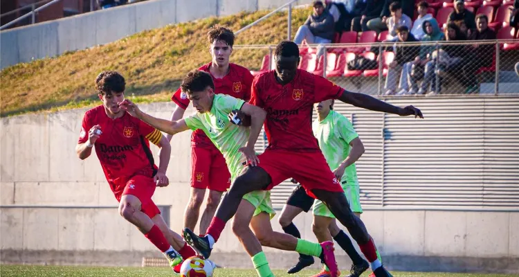 وسط إشادة بـ حمزة عبد الكريم.. برشلونة يخسر أمام سي إف دام بالدوري الإسباني للشباب