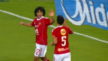 مروان عثمان يسجل هدف تعادل الأهلي الثاني أمام الترجي