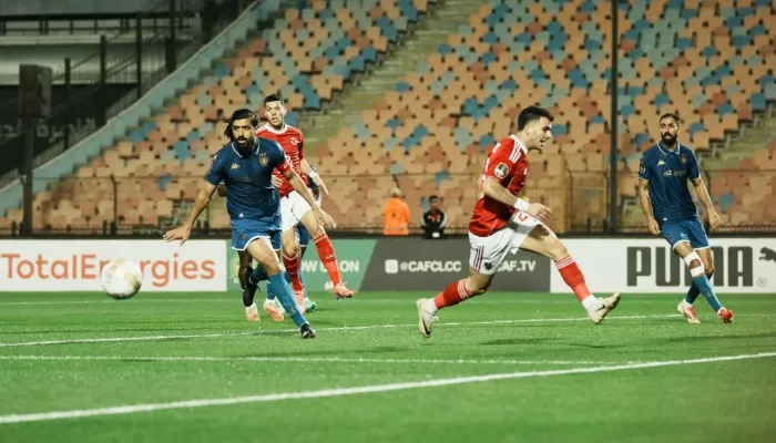 كواليس صادمة.. لاعب وحيد ينجو من عقوبات الأهلي بعد الانهيار أمام الترجي