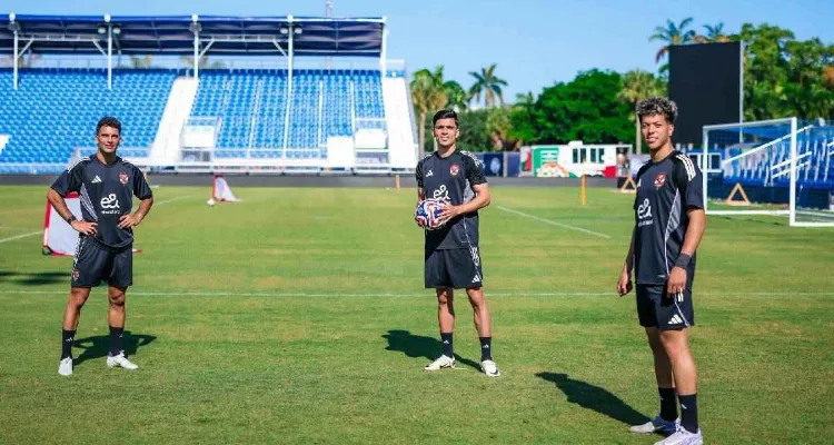 صفقة القرن يفكر في الرحيل عن الأهلي بعرض خليجي