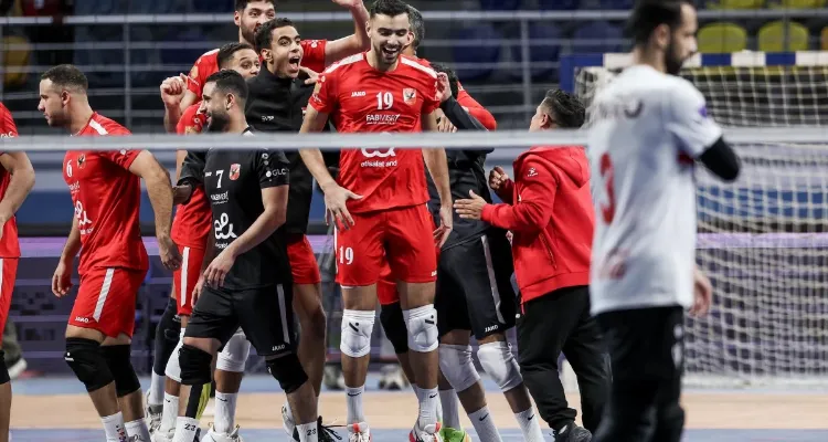 الثالث تواليا.. الأهلي يكتسح الزمالك ويتوج بدوري سوبر الطائرة