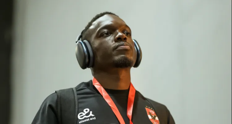 خطوة مفاجأة من كامويش بشأن موعد رحيله عن الأهلي