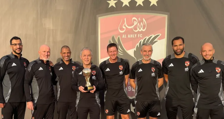 أول تعليق من الأهلي بعد شكوى مساعدي كولر في فيفا