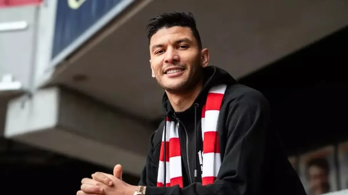 رسميًا.. رحيل أشرف داري من الأهلي إلى كالمار السويدي