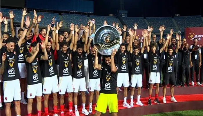هدايا الأبيض مستمرة.. مسؤول زملكاوي سر فوز الأهلي بلقب الدوري الموسم الماضي