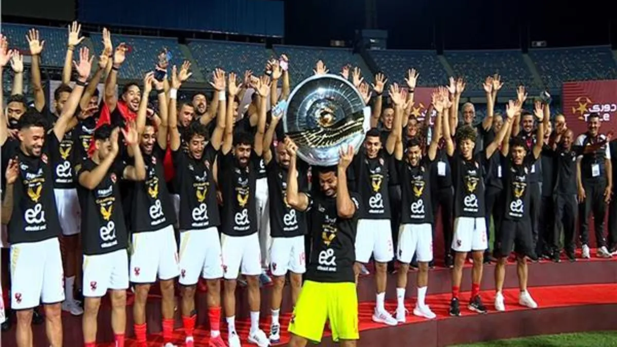 هدايا الأبيض مستمرة.. مسؤول زملكاوي سر فوز الأهلي بلقب الدوري الموسم الماضي