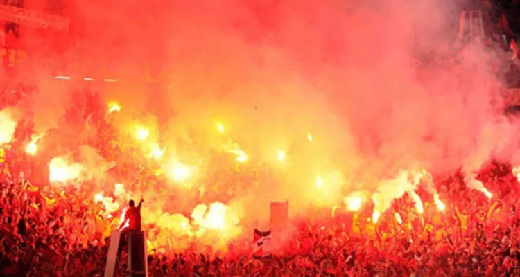 قبل 15 عامًا.. ماذا حدث في آخر مباراة خاضها الأهلي بدون جماهير بعقوبة من كاف؟