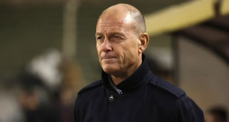 أسباب مفاجئة وراء تمسك الأهلي ببقاء توروب