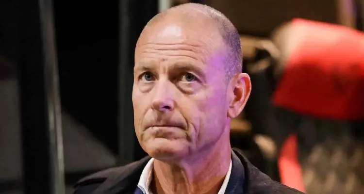 توروب يعقد جلسة خاصة مع لاعب الأهلي ويعده بفرصة في مرحلة الحسم