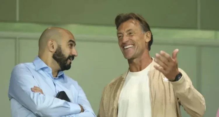 بعد ارتباط اسميهما بالأهلي.. منتخب إفريقي عريق يفاوض الركراكي ورينارد