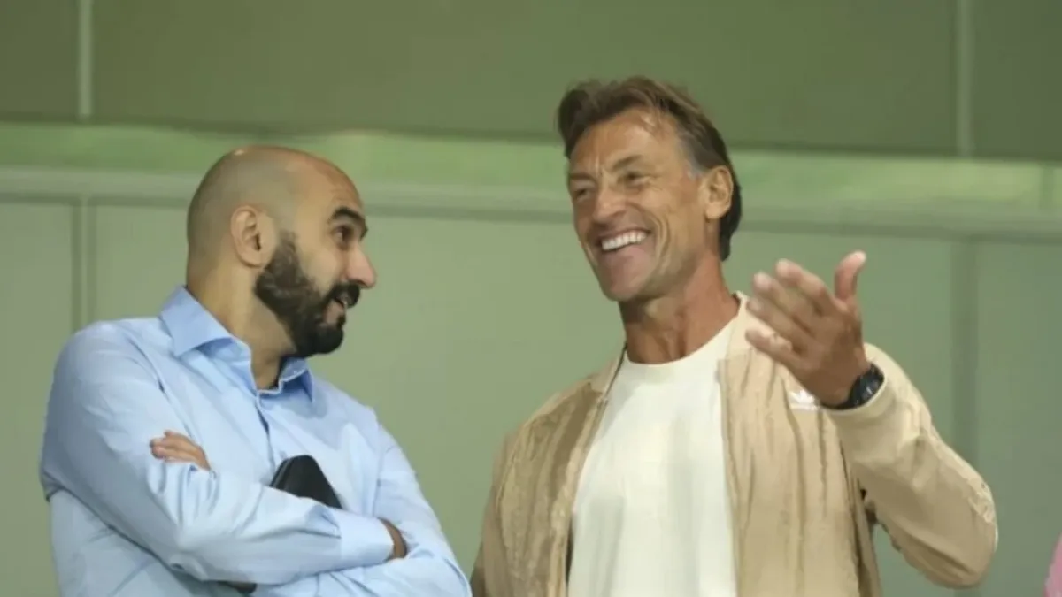 بعد ارتباط اسميهما بالأهلي.. منتخب إفريقي عريق يفاوض الركراكي ورينارد