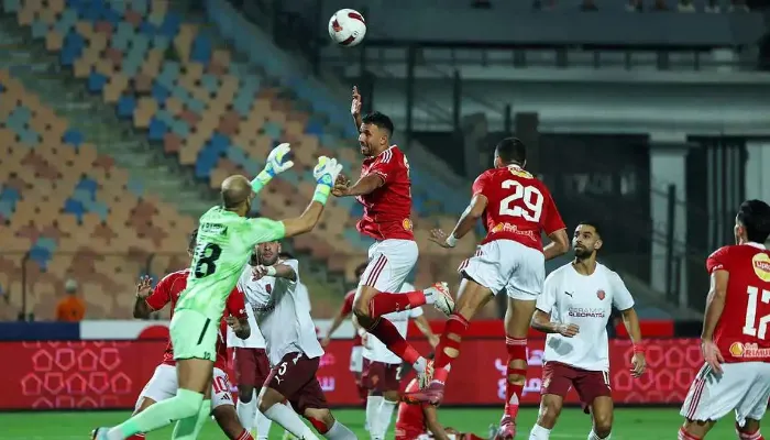 عاجل.. اشتباه الرباط الصليبي قد يبعد لاعبًا عن مباراة الأهلي وسيراميكا