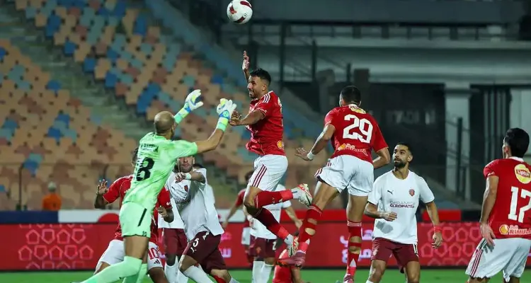 عاجل.. اشتباه الرباط الصليبي قد يبعد لاعبًا عن مباراة الأهلي وسيراميكا