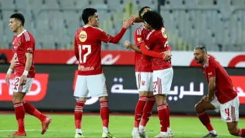 تشكيل الأهلي المتوقع أمام سموحة في الدوري المصري.. مفاضلة في مركز وحيد