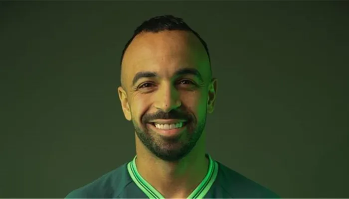 تطور مفاجئ داخل الأهلي بشأن عودة أفشة من الإعارة