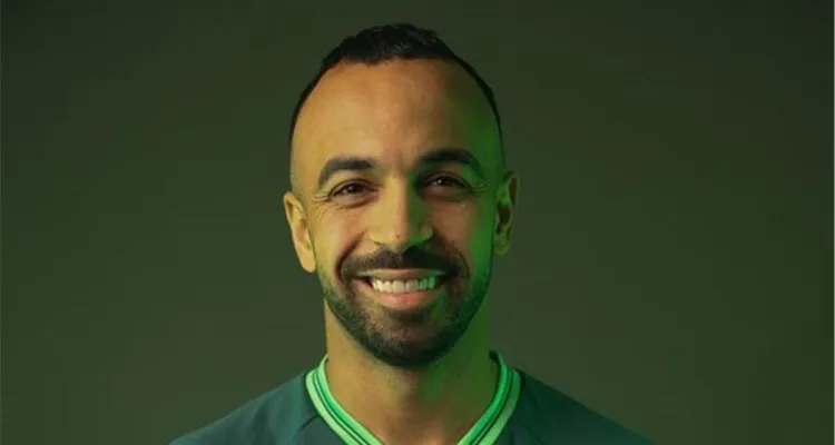 تطور مفاجئ داخل الأهلي بشأن عودة أفشة من الإعارة