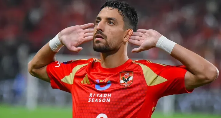 فيديو | طاهر محمد طاهر يسجل هدف الأهلي الثاني أمام سموحة